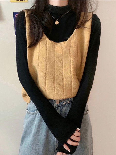 Moteriška laisvalaikio megzta liemenė be užsegimo