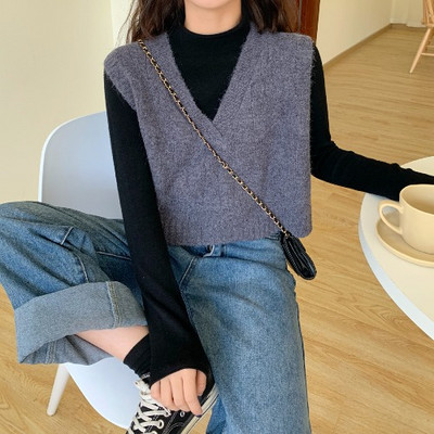 Lühike kootud naiste vest V-kaelusega