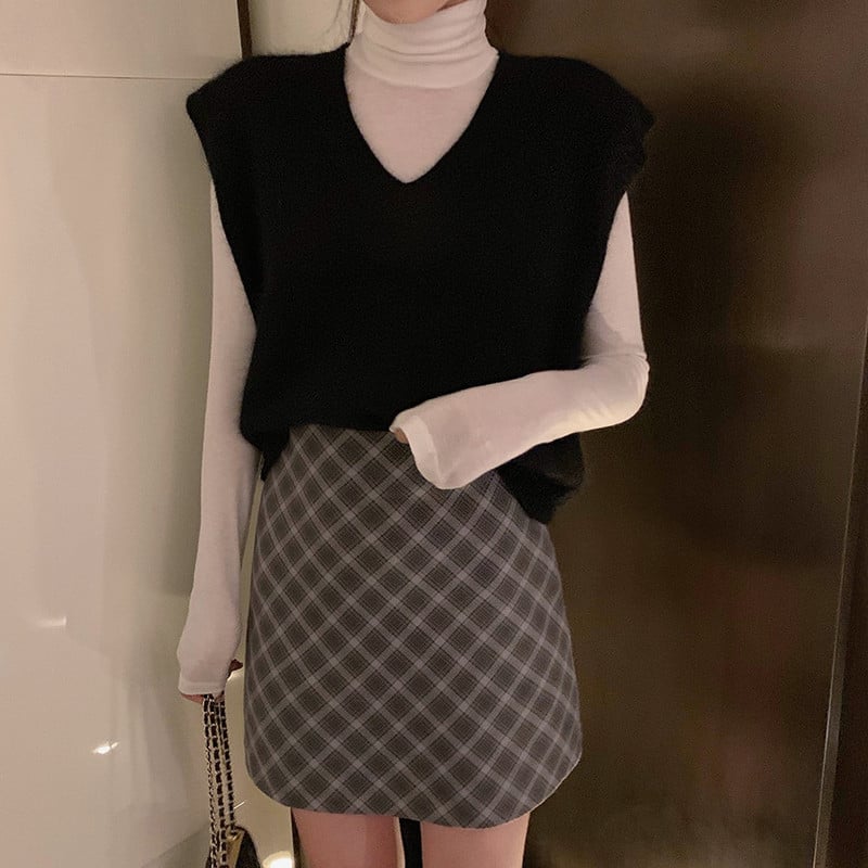 Vesta casual tricotata cu decolteu in V