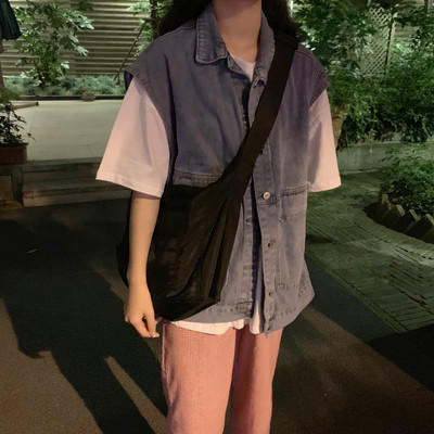 Aktuelan ženski traper prsluk sa džepovima u dva modela