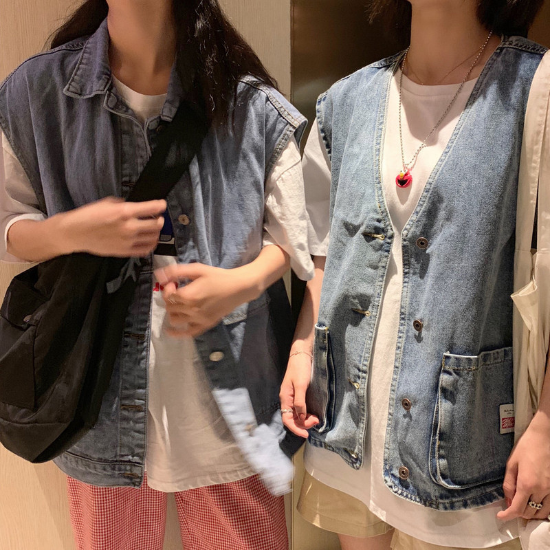 Aktuelan ženski traper prsluk sa džepovima u dva modela