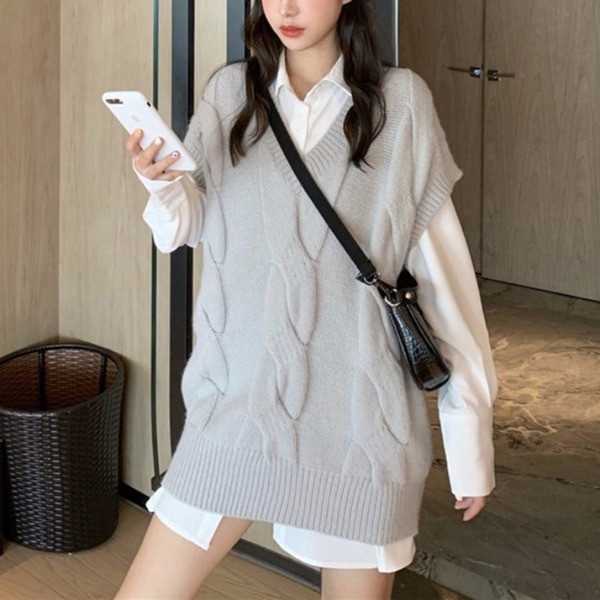 Pikk kootud naiste vest V-kaelusega