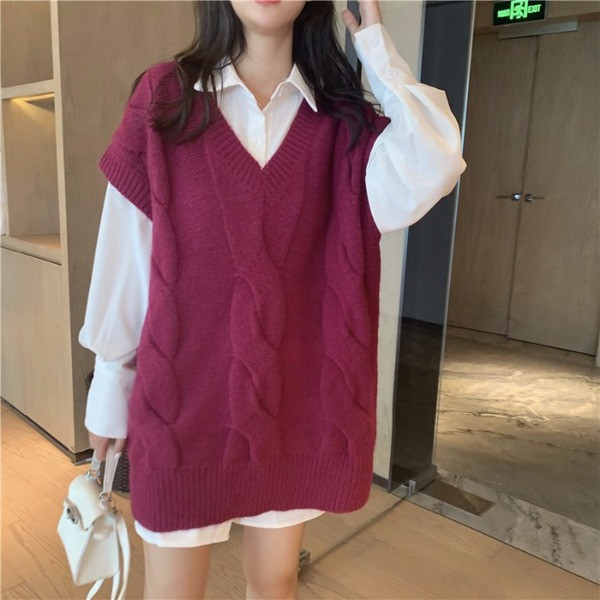 Pikk kootud naiste vest V-kaelusega