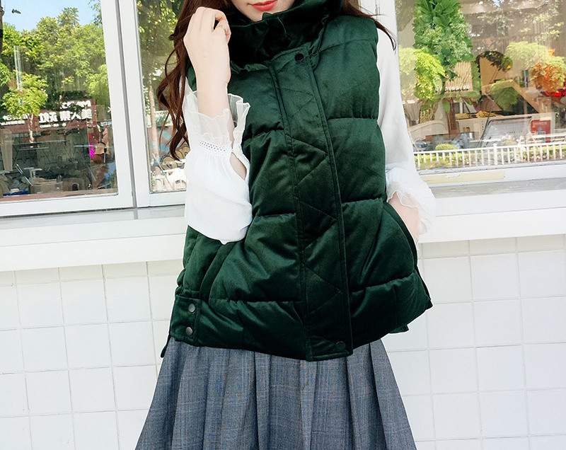 Moteriška laisvalaikio liemenė standartinio ilgio ir gobtuvu