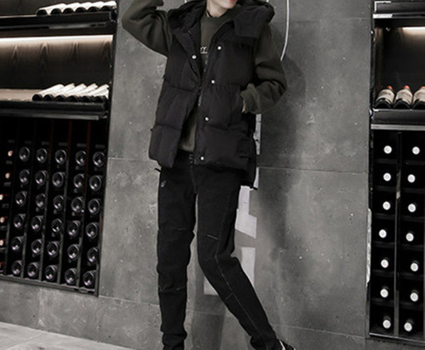 Rudeninė moteriška liemenė su kišenėmis ir dydžiai iki 2XL