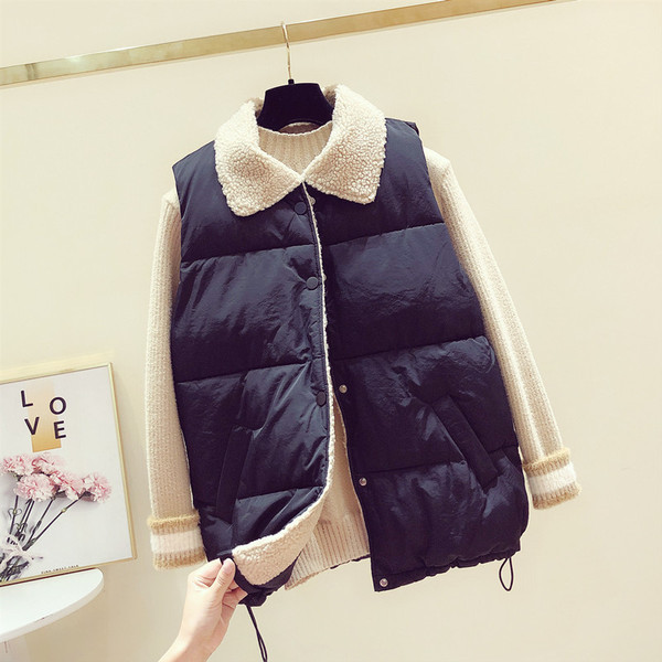 Moodne naiste vest sulevoodri ja kraega