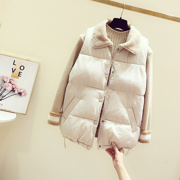 Moodne naiste vest sulevoodri ja kraega