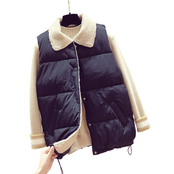 Moodne naiste vest sulevoodri ja kraega