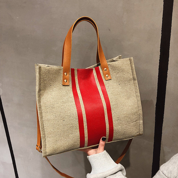 Γυναικεία άνετη τσάντα με ρετρό μοτίβα και διαφορετικά μοντέλα 