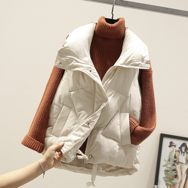 Moteriška sportinė-laisvalaikio liemenė su apykakle tinkama žiemai