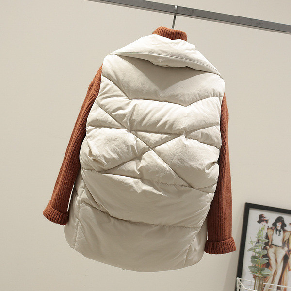 Moteriška sportinė-laisvalaikio liemenė su apykakle tinkama žiemai