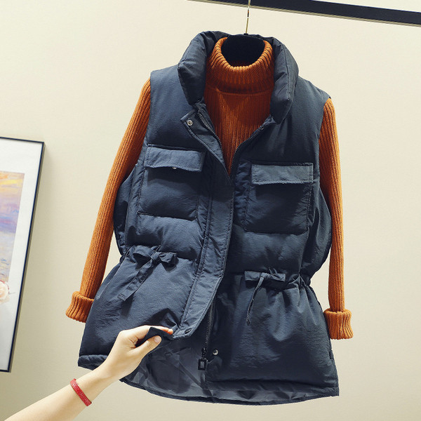 Naiste talvevest elastse vöökohaga