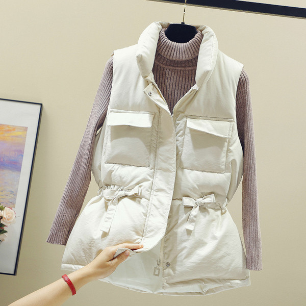 Naiste talvevest elastse vöökohaga