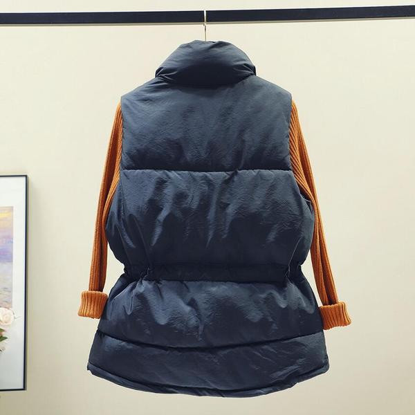 Naiste talvevest elastse vöökohaga