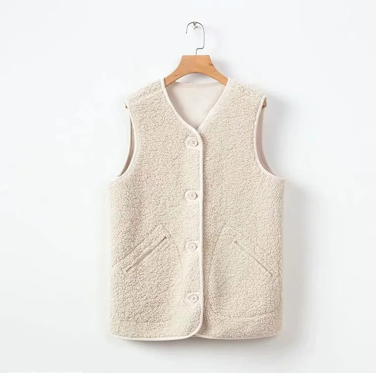 Γούνινο γυναικείο γιλέκο ίσιο μοντέλο με κουμπιά