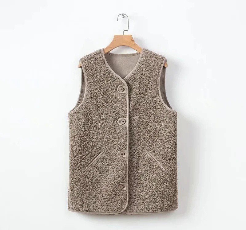 Γούνινο γυναικείο γιλέκο ίσιο μοντέλο με κουμπιά