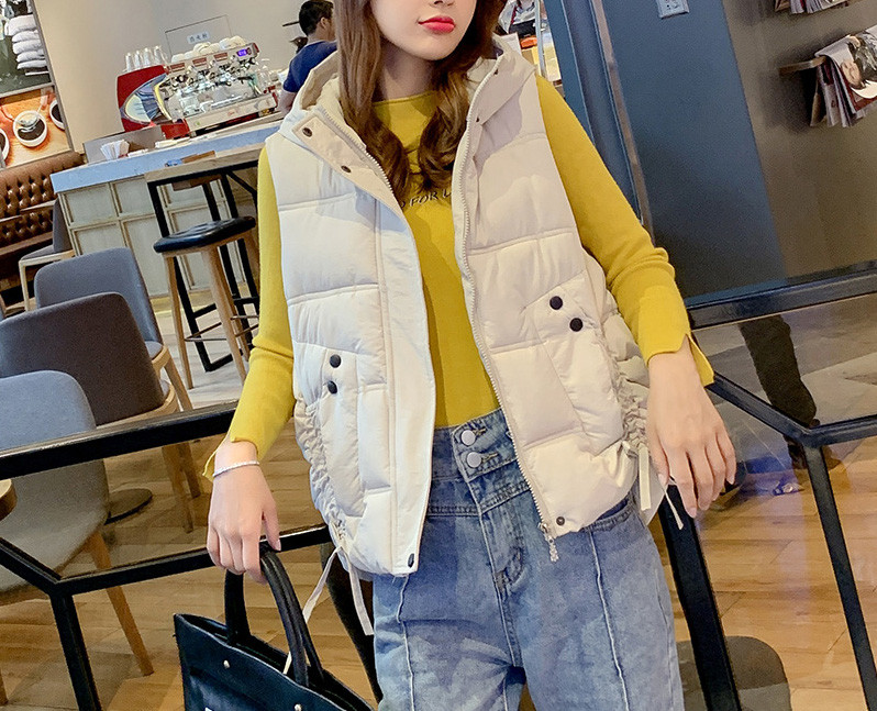 Kasdieninė moteriška žieminė liemenė su gobtuvu