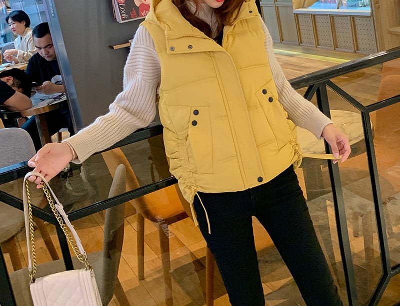 Kasdieninė moteriška žieminė liemenė su gobtuvu