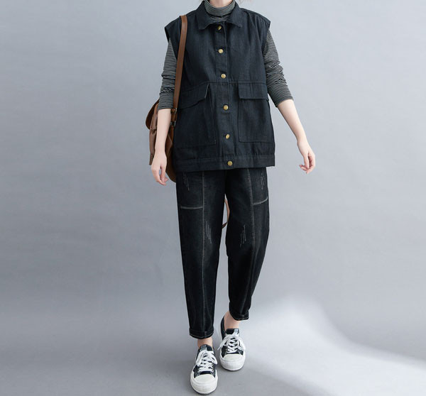 Naiste lai vest klassikalise krae ja taskutega