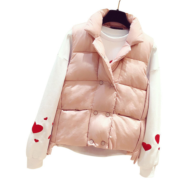 Moodne naiste nööpidega talvevest