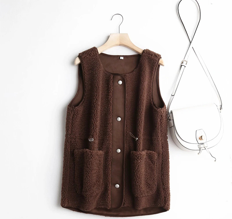 Naiste nööpidega sulevest lai mudel