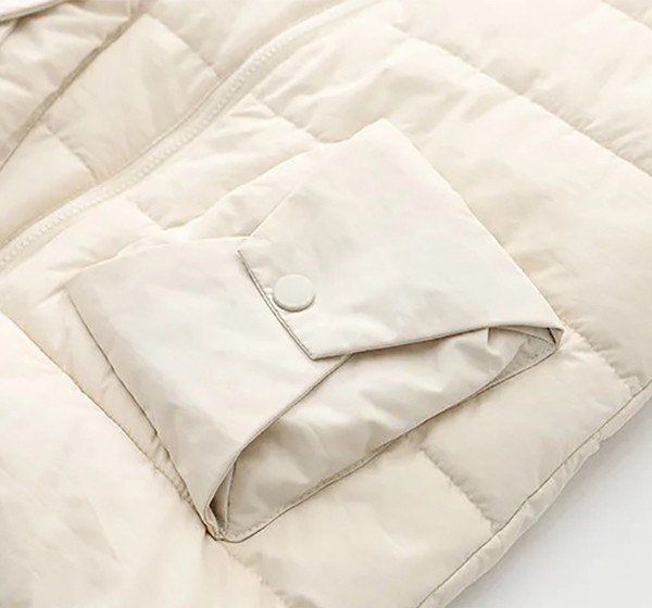 Γυναικείο χειμερινό γιλέκο με φερμουάρ και κουκούλα