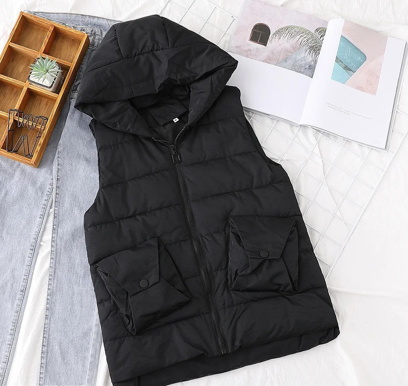 Γυναικείο χειμερινό γιλέκο με φερμουάρ και κουκούλα