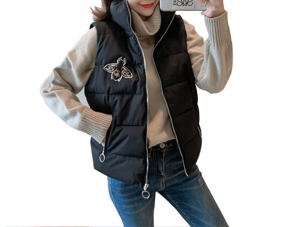 Moodne mesilase tikandiga naistevest - sobib talveks