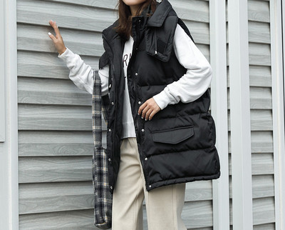 Kasdieninė ilga moteriška liemenė su gobtuvu ir kišenėmis