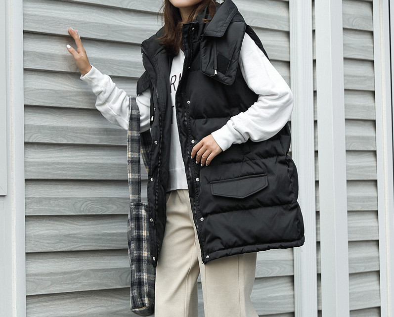 Kasdieninė ilga moteriška liemenė su gobtuvu ir kišenėmis