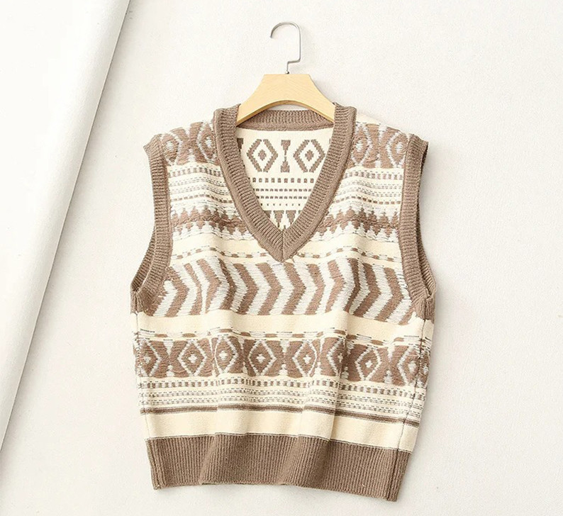 Kootud naiste vest spitsikaelusega