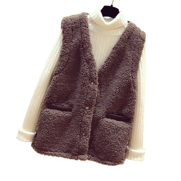 Moteriška pūkinė žieminė liemenė su špico iškirpte