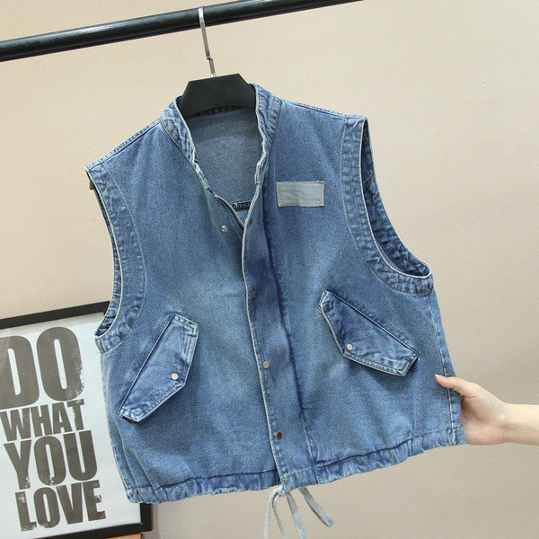 Šiuolaikinė moteriška džinsinė liemenė su ovalia apykakle, sagomis ir kaklaraiščiais