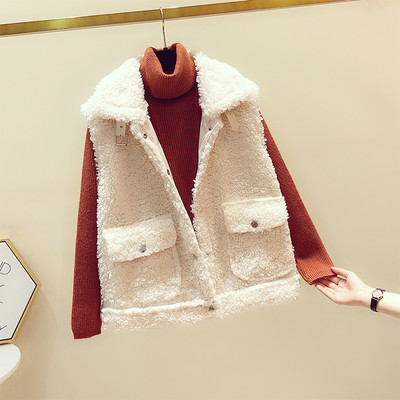 Moodne naiste sulevest taskute ja pandlaga