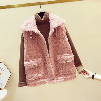 Moodne naiste sulevest taskute ja pandlaga