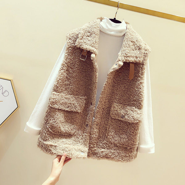 Moodne naiste sulevest taskute ja pandlaga