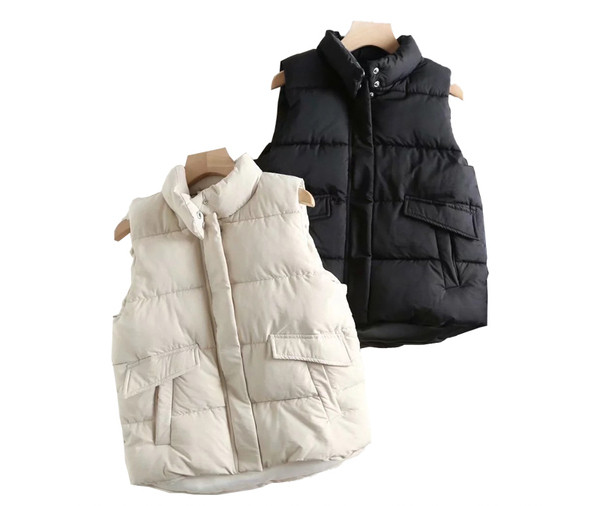 Ženski prsluk s visokim ovratnikom i gumbima