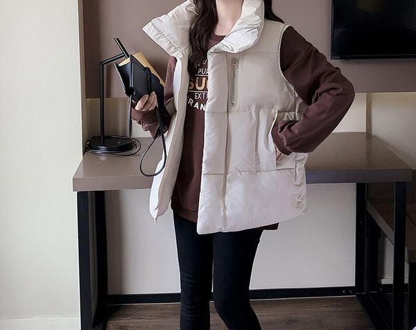 Plati moteriška liemenė aukšta apykakle ir kaklaraiščiais