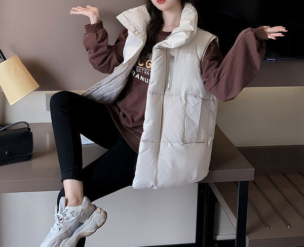 Plati moteriška liemenė aukšta apykakle ir kaklaraiščiais