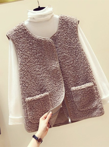 Γυναικείο χειμερινό γούνινο γιλέκο με τσέπες