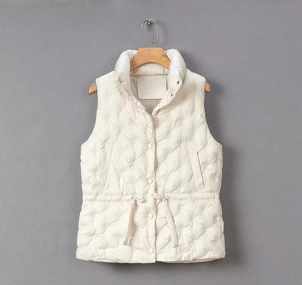 Moteriška liemenė su raišteliais ties juosmeniu