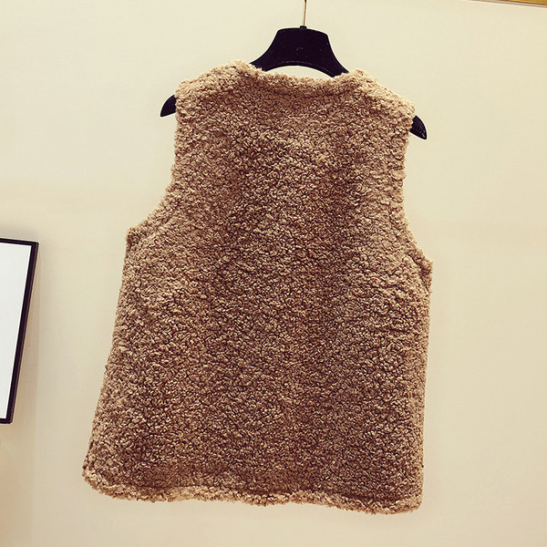 Moodne naiste spitsikaelusega sulevest