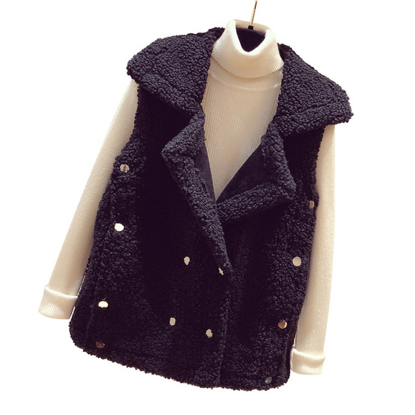 Naujo modelio moteriška pūkinė liemenė su metalinėmis sagomis