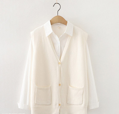 Νέο μοντέλο γυναικείο πλεκτό πουλόβερ με βαθιά λαιμόκοψη και τσέπες