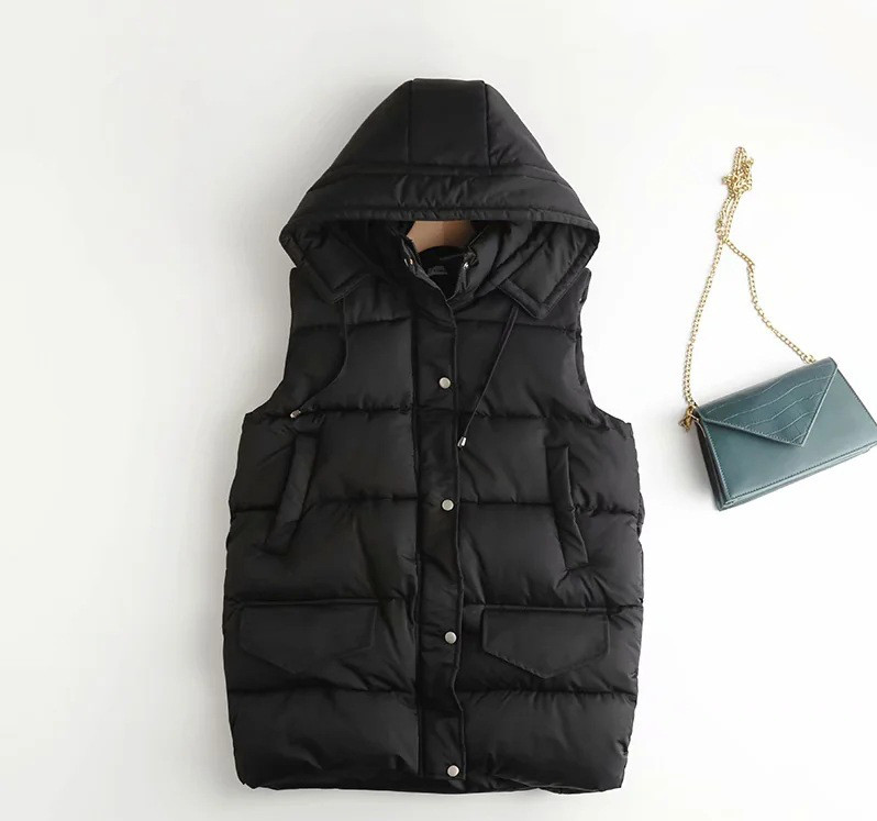 Moteriška žieminė liemenė su gobtuvu ir kišenėmis