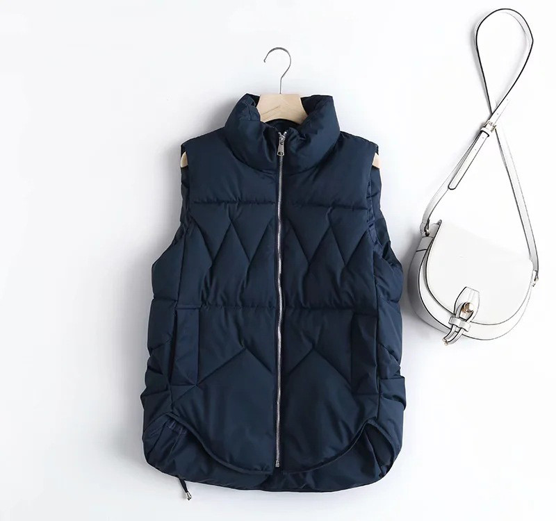 Naiste asümmeetriline lukuga vest