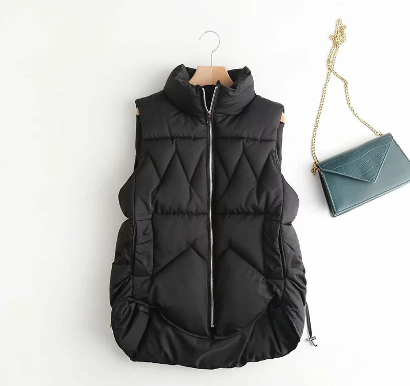 Naiste asümmeetriline lukuga vest