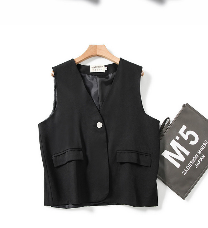 Šiuolaikinė moteriška juoda liemenė su sagute