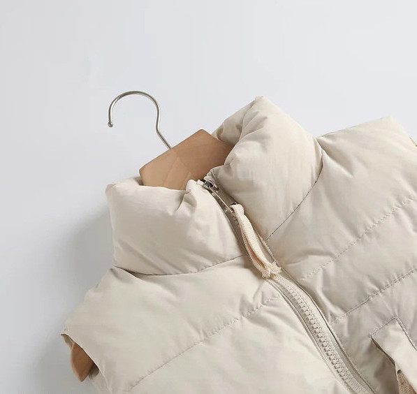 Taskutega vabaaja naistevest – lai mudel