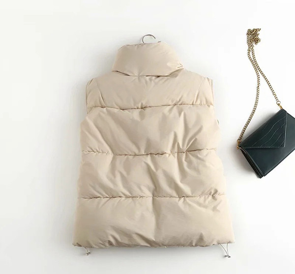 Lühike kõrge kraega talvevest naistele